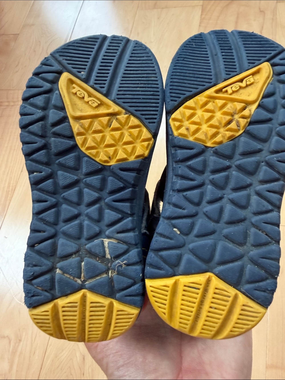 Teva Kids Navy and Yellow Velcro Sandals size 6 - Picture 4 of 4